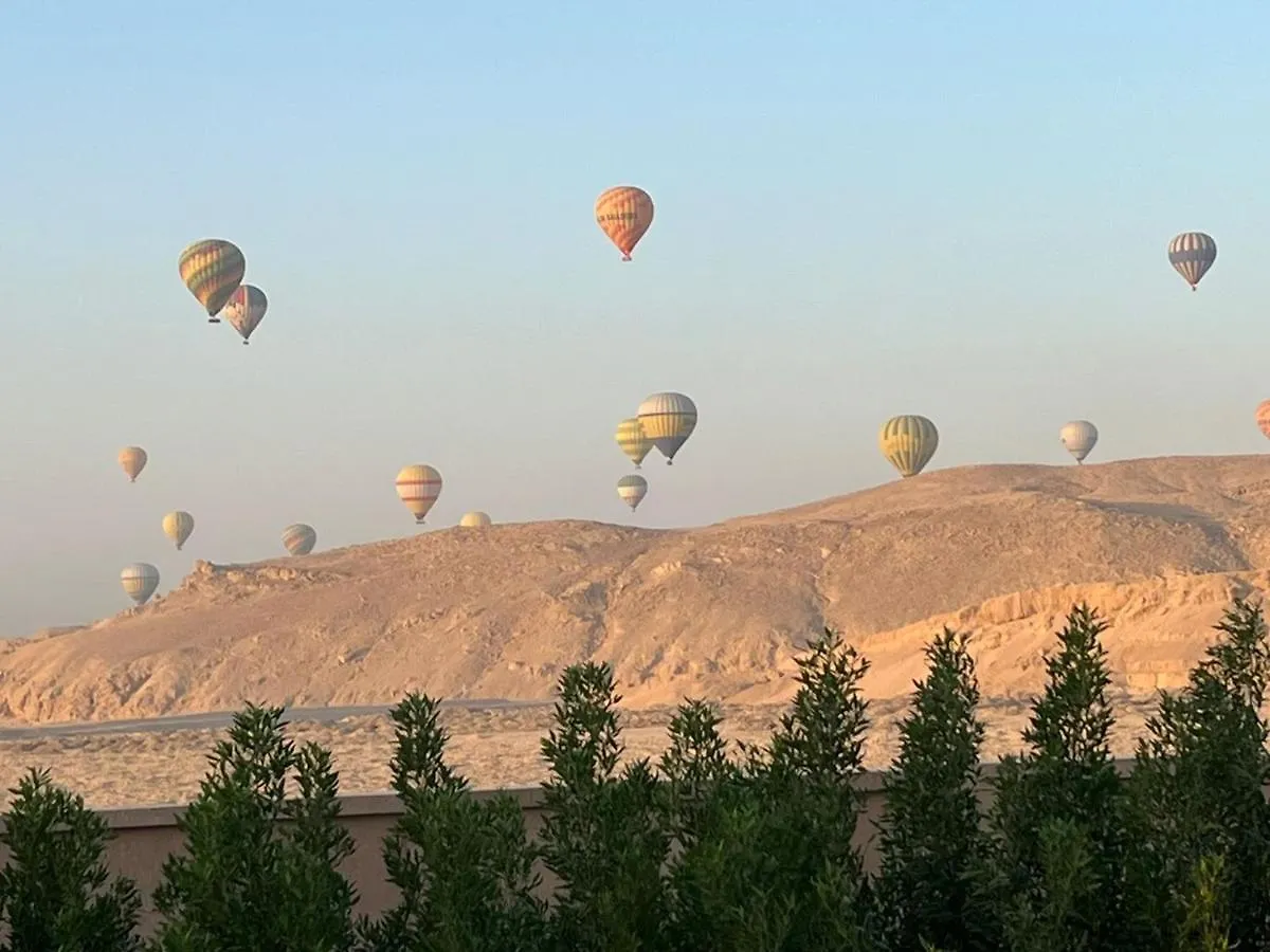 فندق Royal Mountain الأقصر