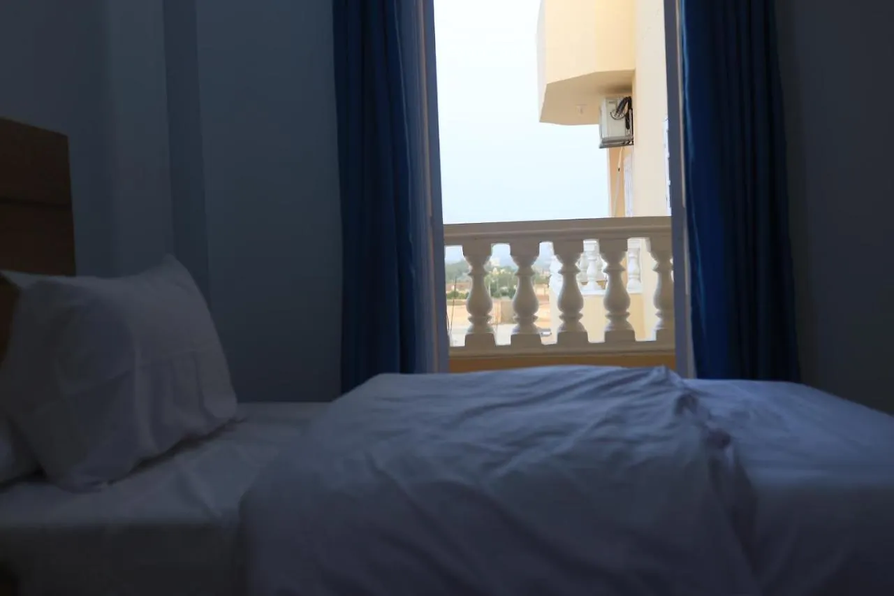 فندق Royal Mountain الأقصر 2*,  مصر