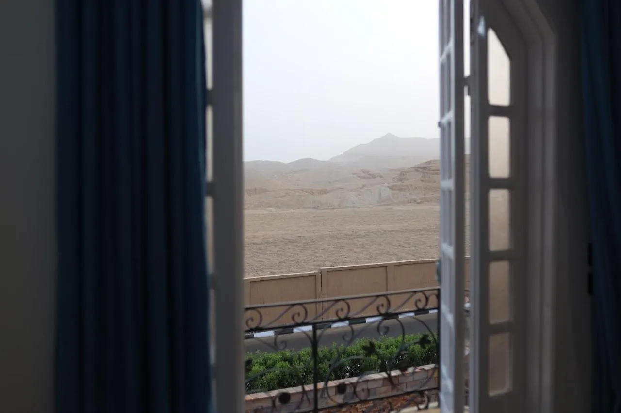 فندق Royal Mountain الأقصر