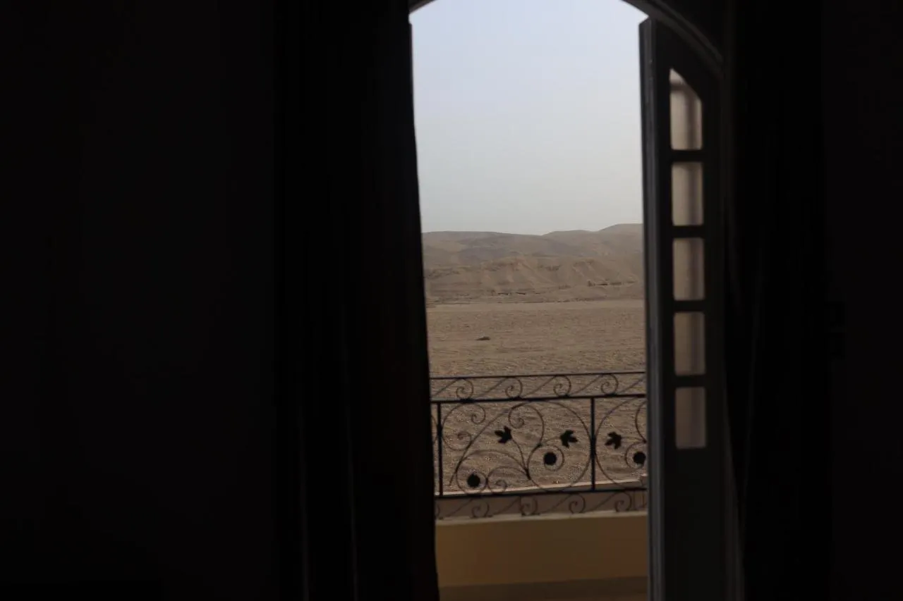 فندق Royal Mountain الأقصر